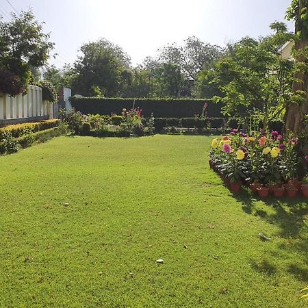 Grand Hotel Agra  Exterior photo