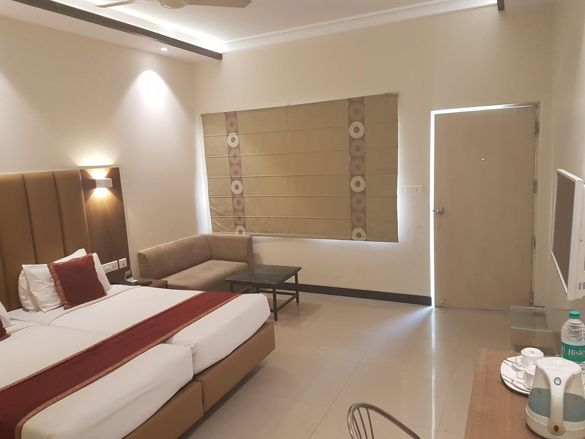 Grand Hotel Agra  Exterior photo