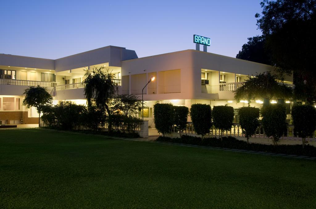 Grand Hotel Agra  Exterior photo