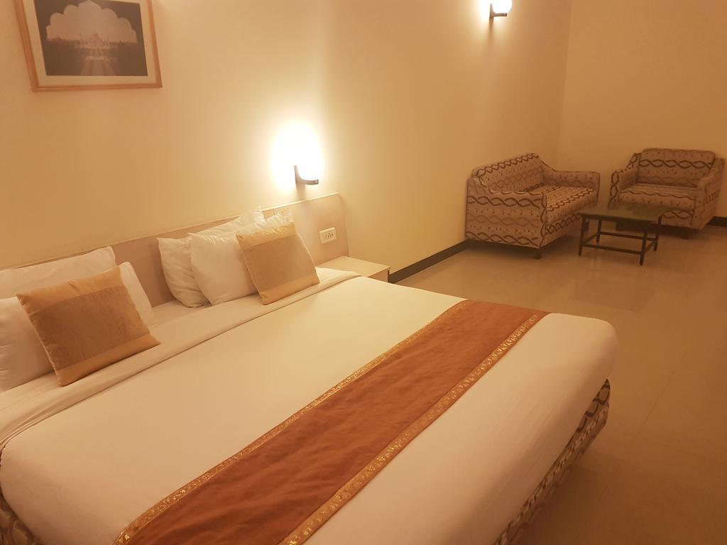 Grand Hotel Agra  Exterior photo