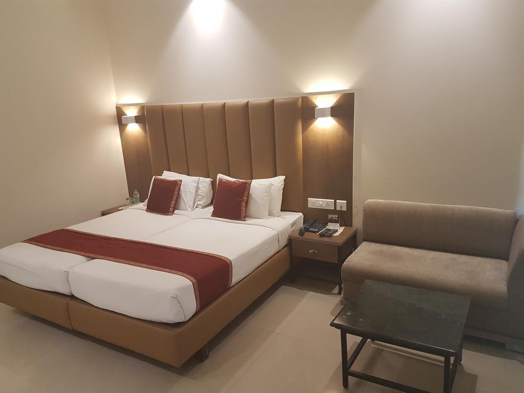 Grand Hotel Agra  Exterior photo